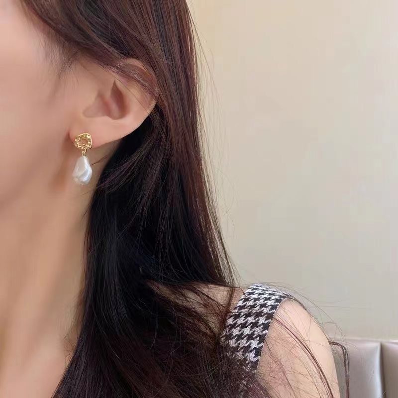 French Baroque Pearl Earrings Light Luxurious High-end Earrings