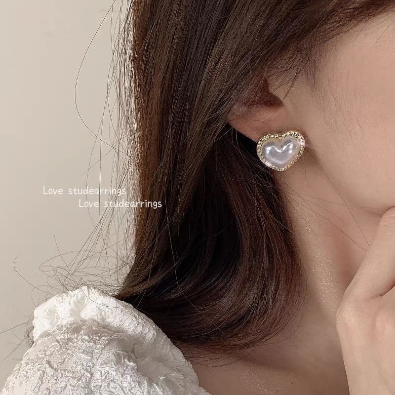Korean internet celebrity light luxury retro small fragrance high-end pearl earrings