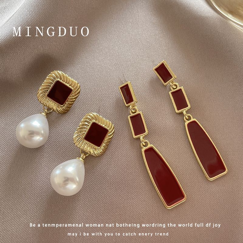 Retro Red Baroque Pearl Simple and High-end  Earrings for Women