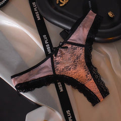 Women's Sexxy Lace Panties Revealing Buttocks T-Pants European and American Seamless Thongs