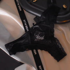 Women's Sexxy Lace Panties Revealing Buttocks T-Pants European and American Seamless Thongs