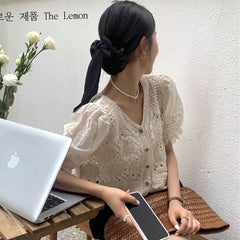 French V-neck puff hollow knitted chic short-sleeved shirt