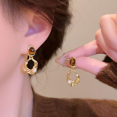 Vintage Pearl Drop Earrings – Irregular Melange Style, Light Luxury Design