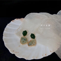 Retro Green Geometric Irregular Stud Earrings – French Chic Stone-Inlaid Statement