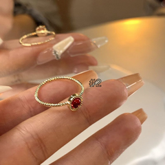 French Retro Pearl Flower Ring – Elegant Adjustable Stacking Ring for Women