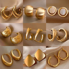 Gold Metal Hoop Earrings – Retro Elegant Design