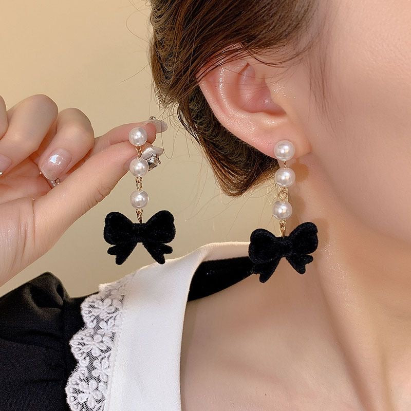 French retro black high end design sense temperament stud earrings for women