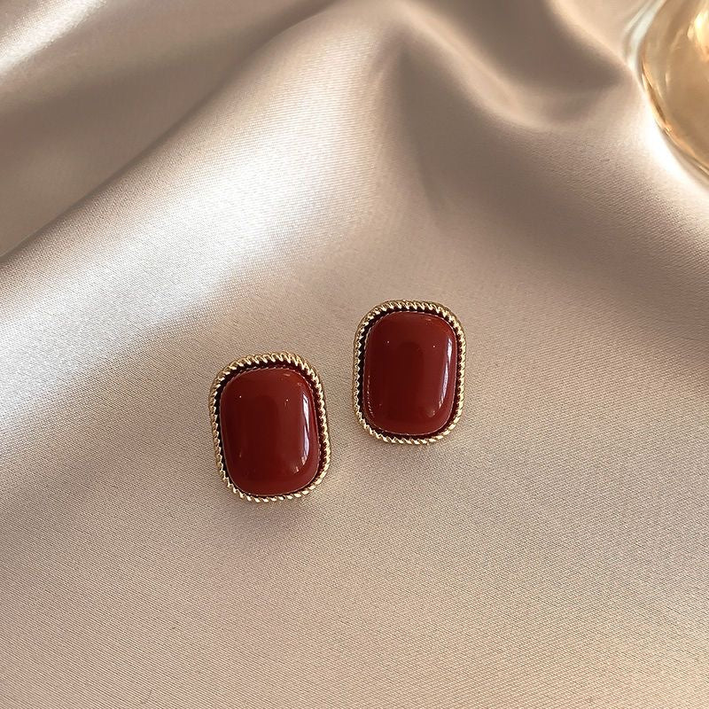 Retro Red Baroque Pearl Simple and High-end  Earrings for Women