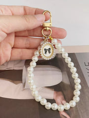 Chic Pearl Wrist Strap
