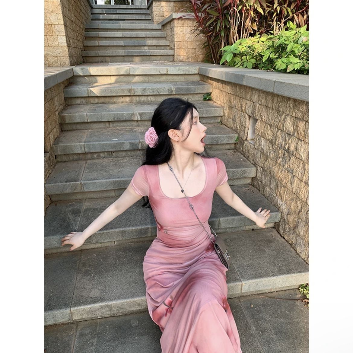 French pink slim-fit pleated printed U-neck dress with elegant waist a long dress