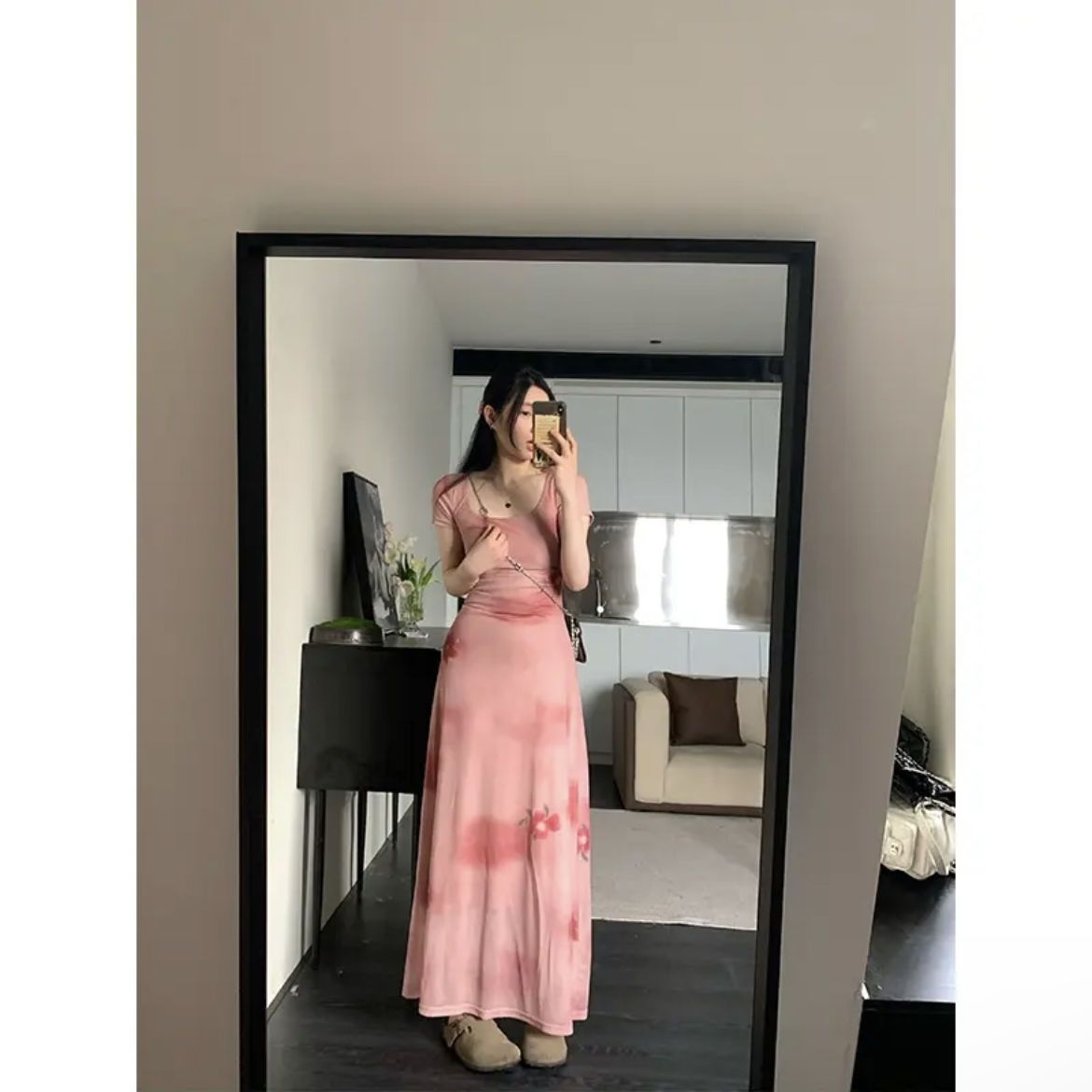 French pink slim-fit pleated printed U-neck dress with elegant waist a long dress