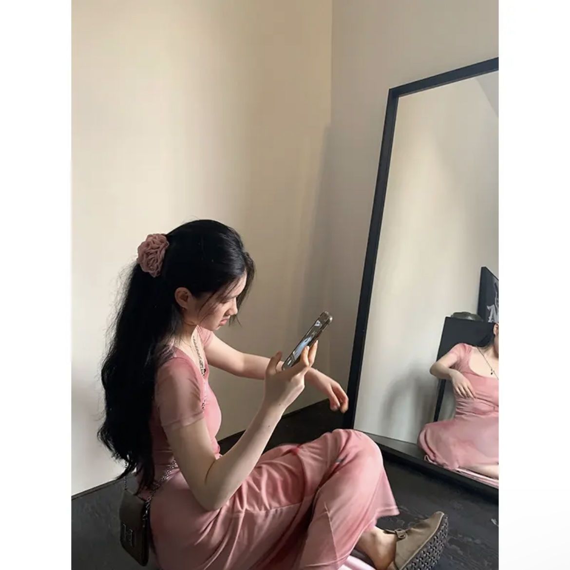 French pink slim-fit pleated printed U-neck dress with elegant waist a long dress