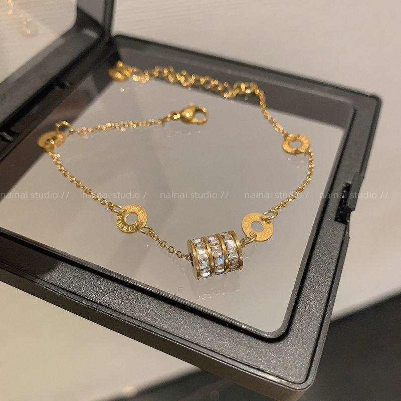 Roman Numeral Gold Bracelet - Light Luxury Titanium Steel Jewelry