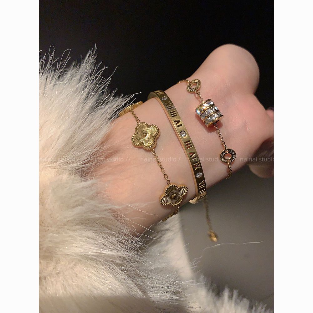 Roman Numeral Gold Bracelet - Light Luxury Titanium Steel Jewelry