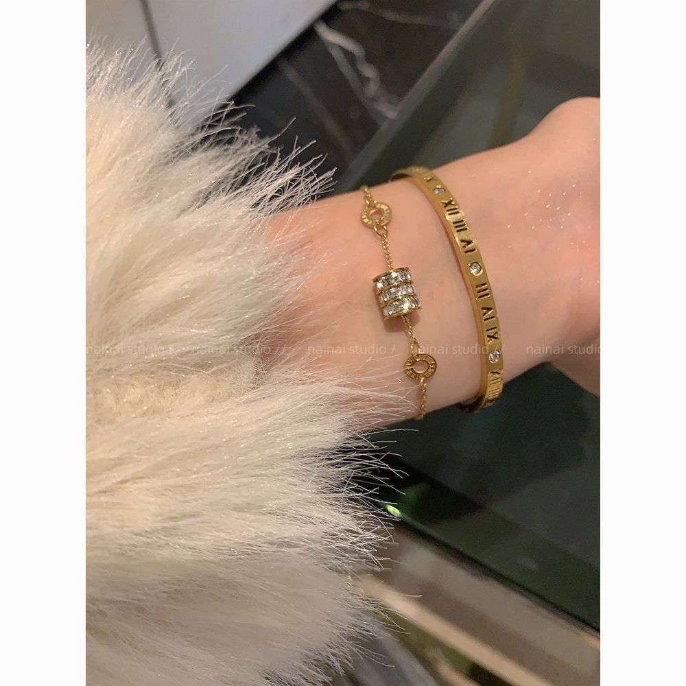 Roman Numeral Gold Bracelet - Light Luxury Titanium Steel Jewelry