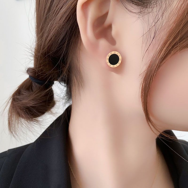 Titanium Steel Roman Numeral Stud Earrings – Niche Luxury Design, High-End Fashion Earrings