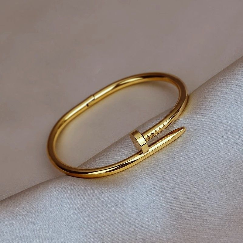 High-End Ancient Style Golden Nail Bangle for Women – Minimalist Titanium Steel Bracelet, Non-Fading Luxury Accessory