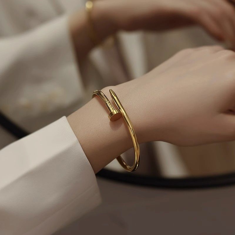 High-End Ancient Style Golden Nail Bangle for Women – Minimalist Titanium Steel Bracelet, Non-Fading Luxury Accessory