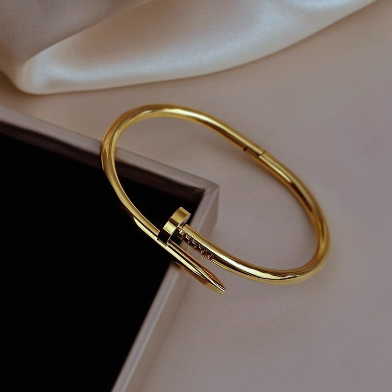 High-End Ancient Style Golden Nail Bangle for Women – Minimalist Titanium Steel Bracelet, Non-Fading Luxury Accessory
