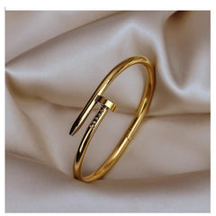High-End Ancient Style Golden Nail Bangle for Women – Minimalist Titanium Steel Bracelet, Non-Fading Luxury Accessory