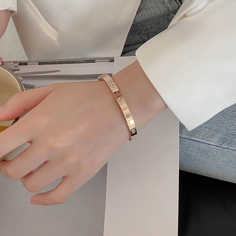 Titanium Steel Non-Fading Rhinestone Bracelet for Women – Rose Gold Oval Design, Trendy Ins Accessory
