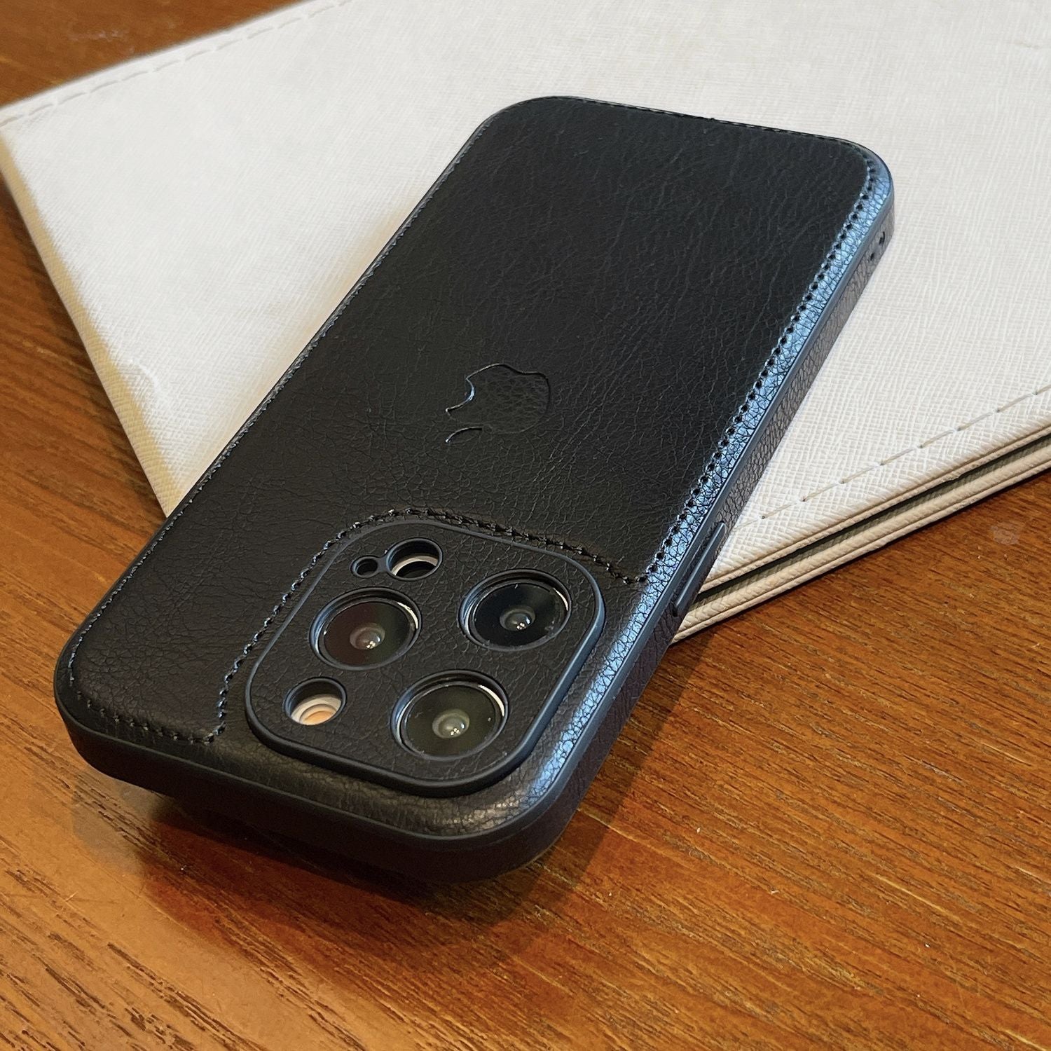 Luxury Vintage Business iPhone Case – Full Cover Shockproof for iPhone
