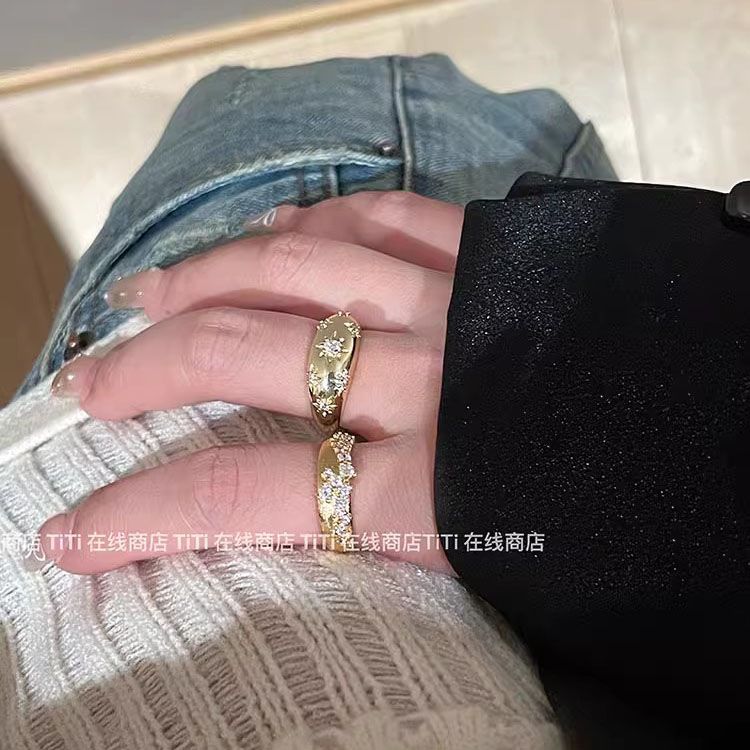 Vintage Wide Band Rhinestone Ring – Brushed Retro Statement Ring for Women