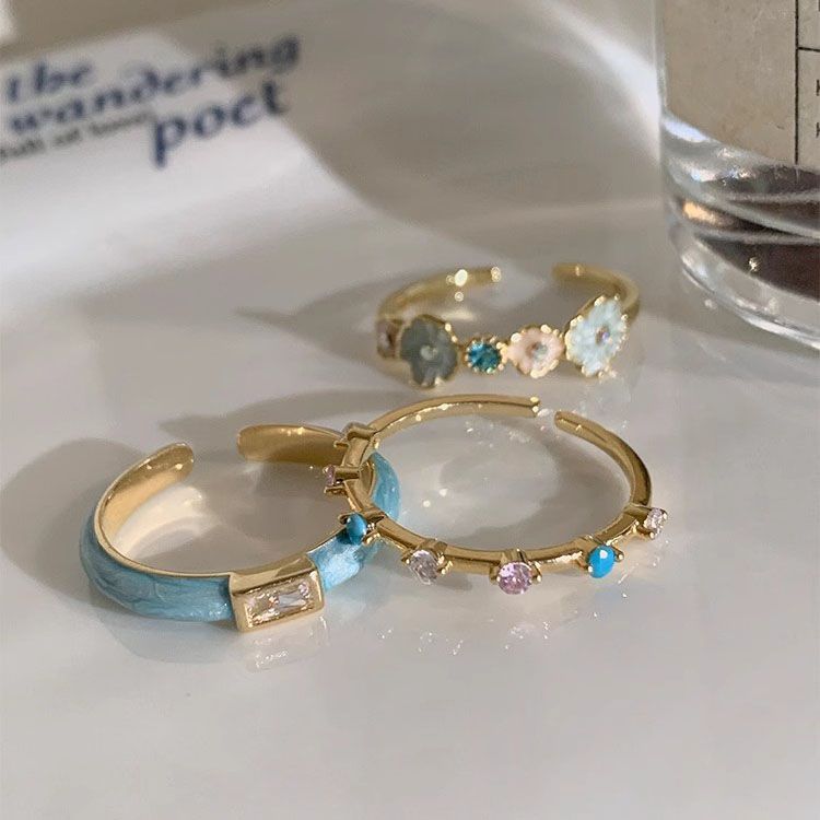 Blue Enamel Mother-of-Pearl Ring – Light Luxury Summer Statement Ring for Women