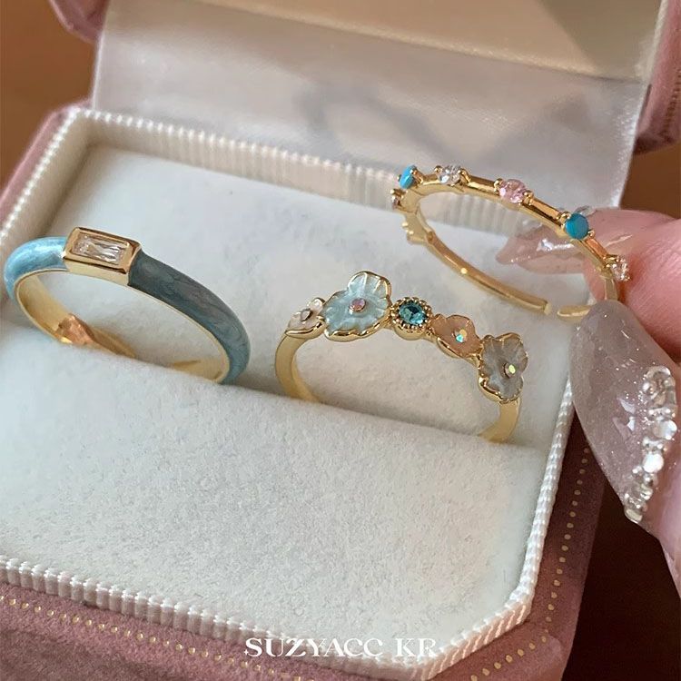 Blue Enamel Mother-of-Pearl Ring – Light Luxury Summer Statement Ring for Women
