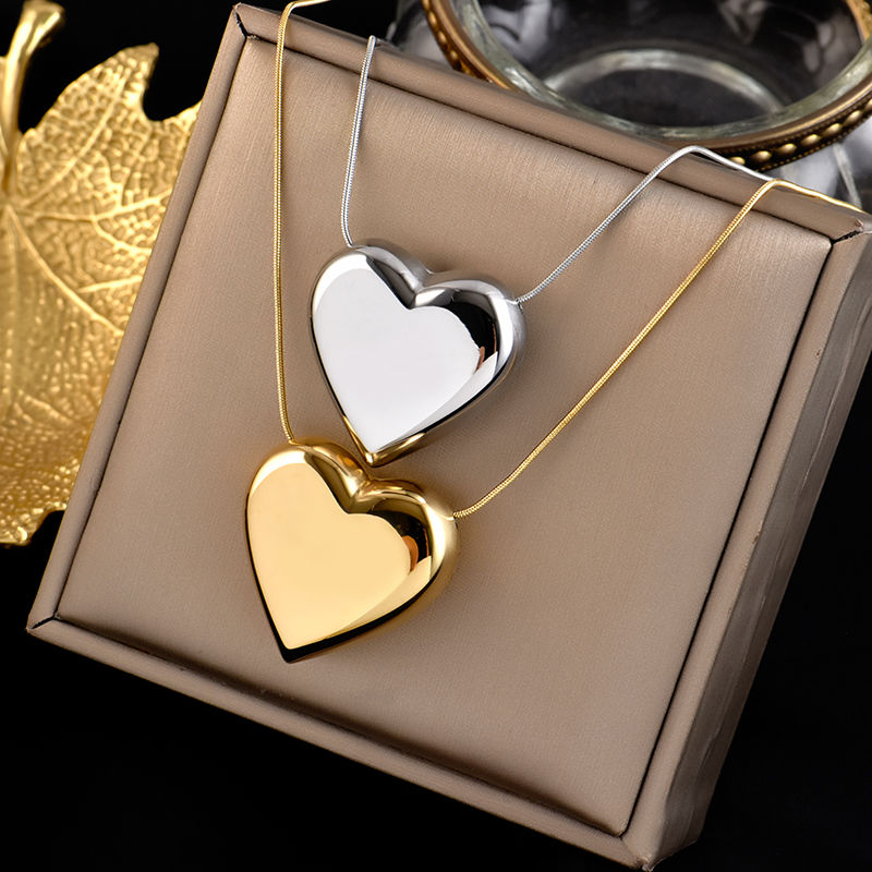Double-Sided Heart Titanium Steel Necklace – Light Luxury Clavicle Chain