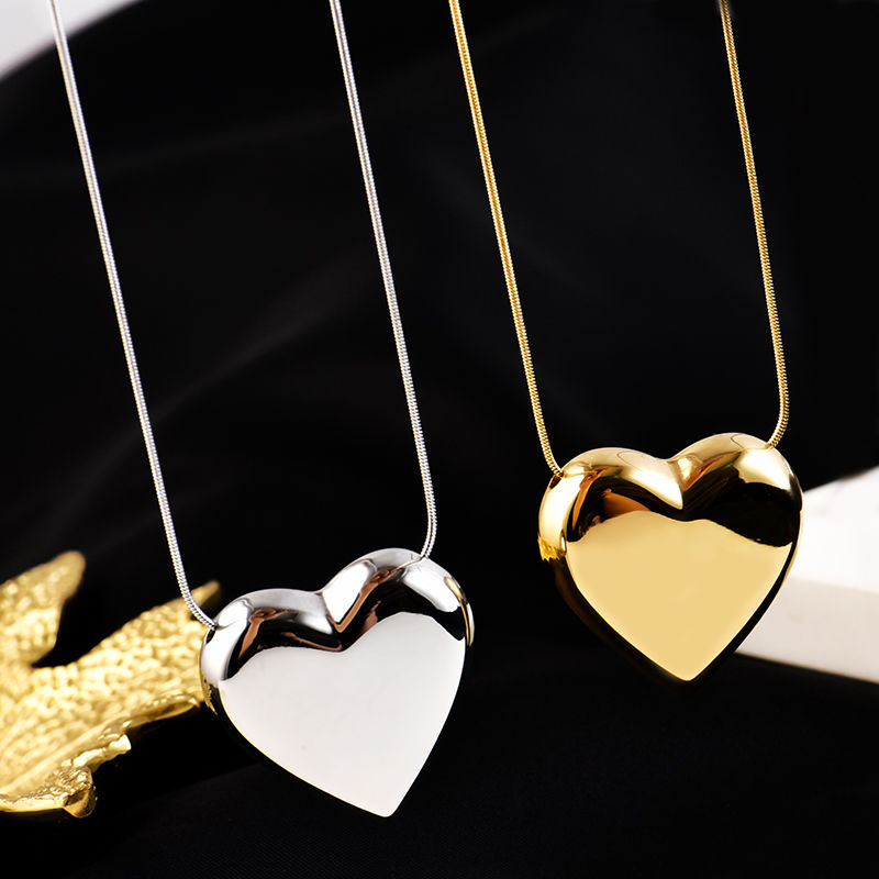 Double-Sided Heart Titanium Steel Necklace – Light Luxury Clavicle Chain