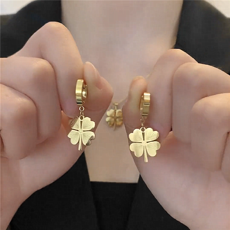 Lucky Four-Leaf Clover Necklace – Hollow Titanium Steel with Crystals