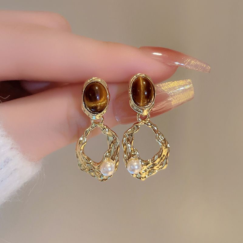 Vintage Pearl Drop Earrings – Irregular Melange Style, Light Luxury Design