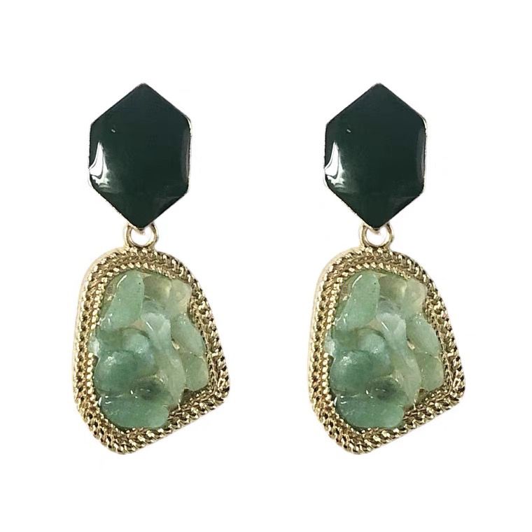 Retro Green Geometric Irregular Stud Earrings – French Chic Stone-Inlaid Statement