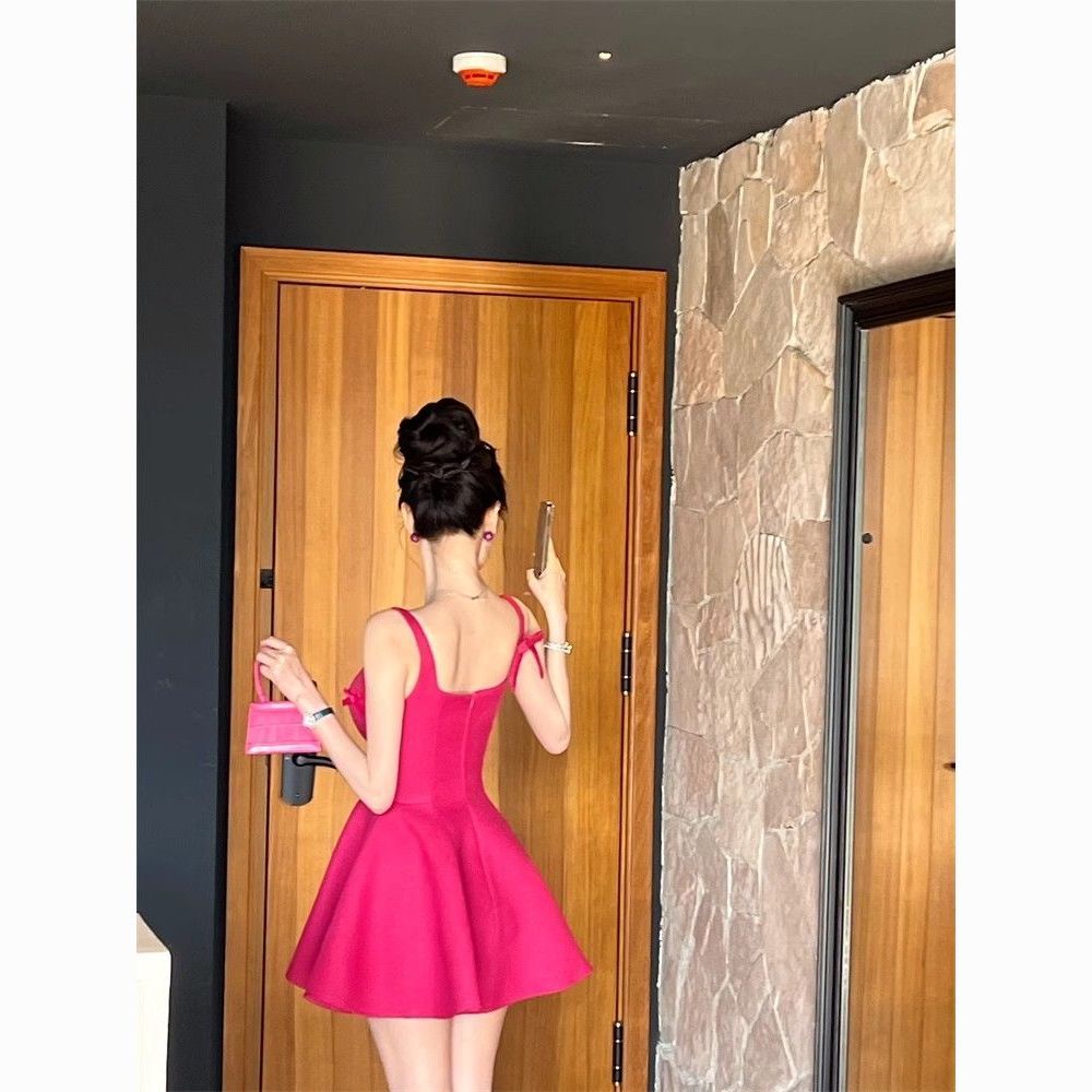 Square Neck Sleeveless Dress – Elegant Short Dress with Bow Detail and Slim Fit