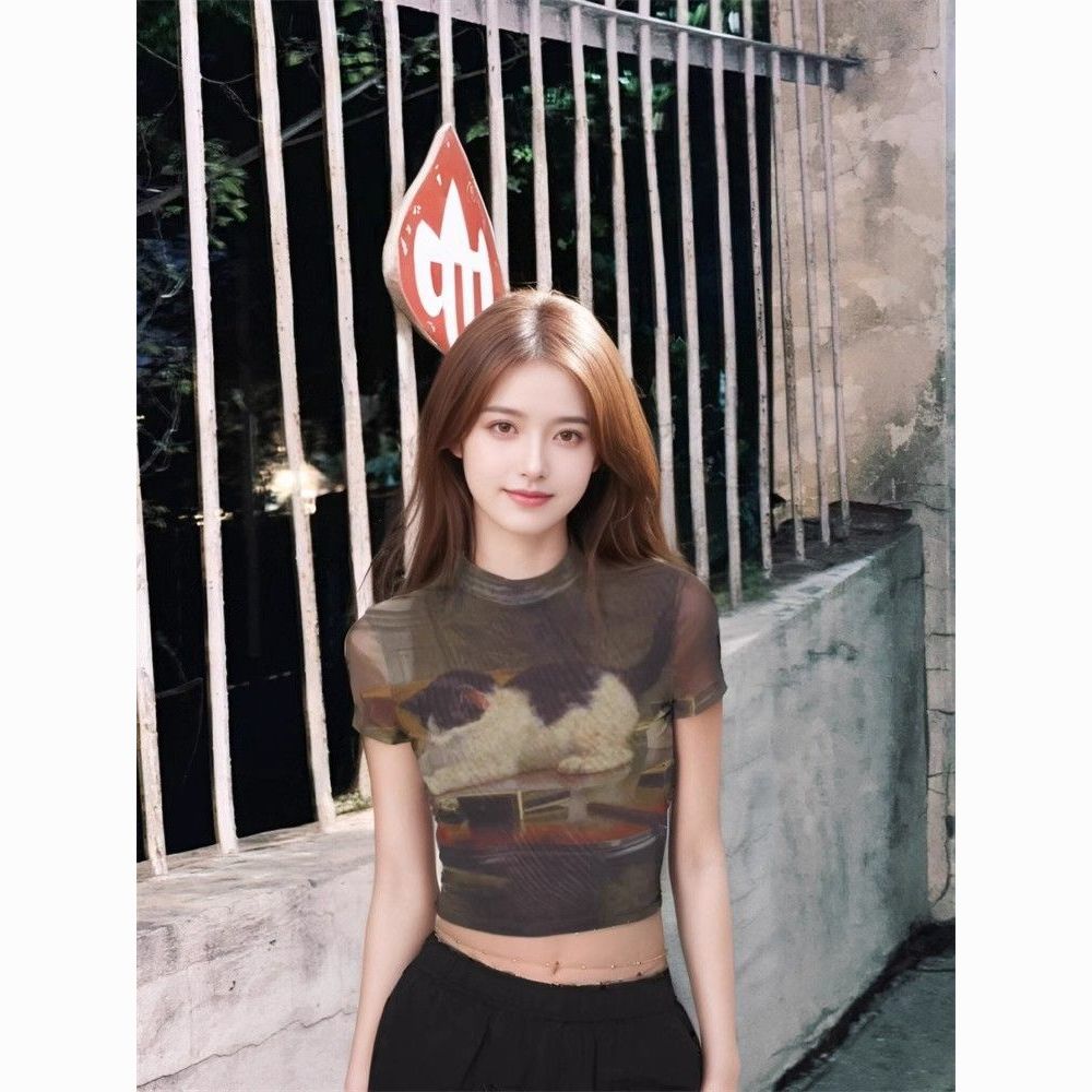 Vintage Cat Print Slim Fit T-Shirt – Short High Neck Crop Top for Women