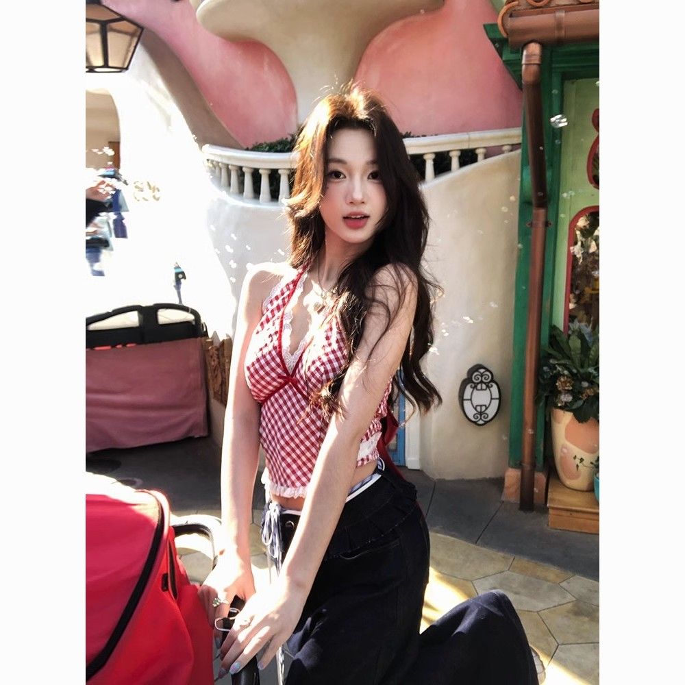 Korean Style Lace V-Neck Halter Camisole – Elegant Sleeveless Crop Top