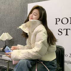 Short Korean-Style Padded Jacket for a Relaxed Look