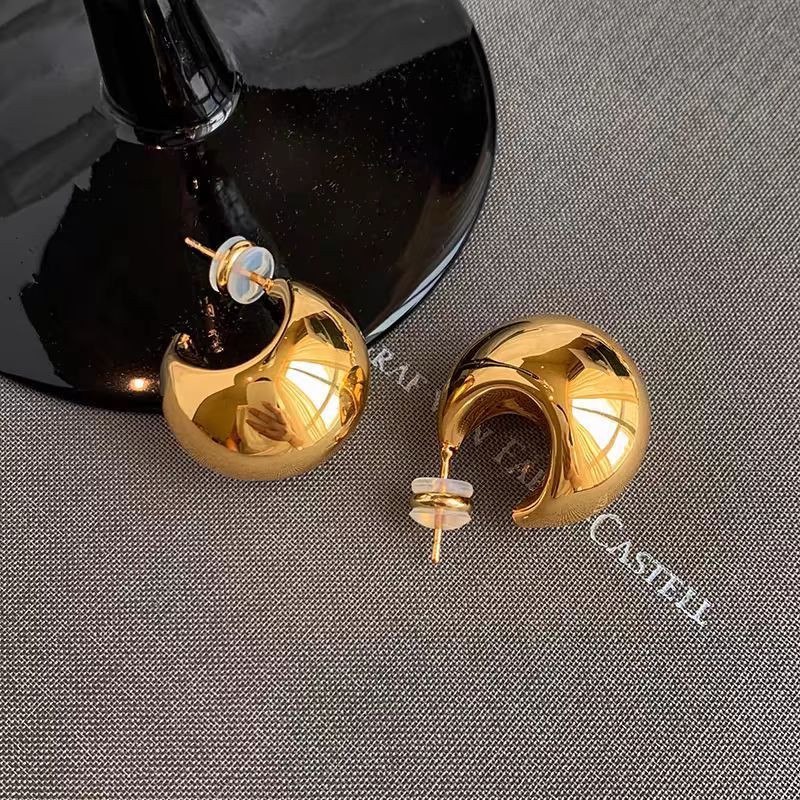 Elegant Slim Hoop Earrings – Luxury Minimal Design