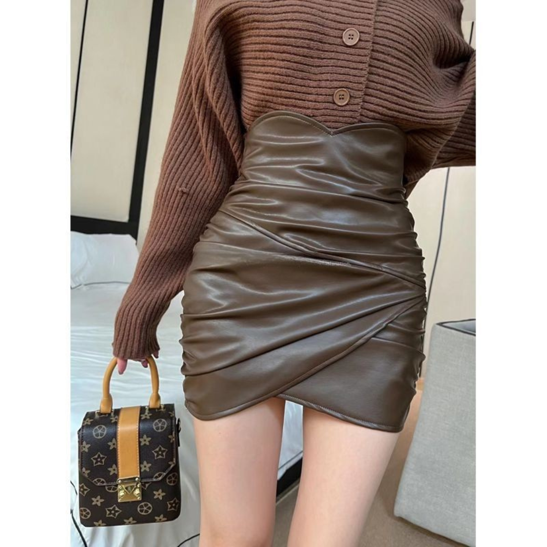 Ruched Faux Leather Mini Skirt – Slimming & Trendy High-Waist Design