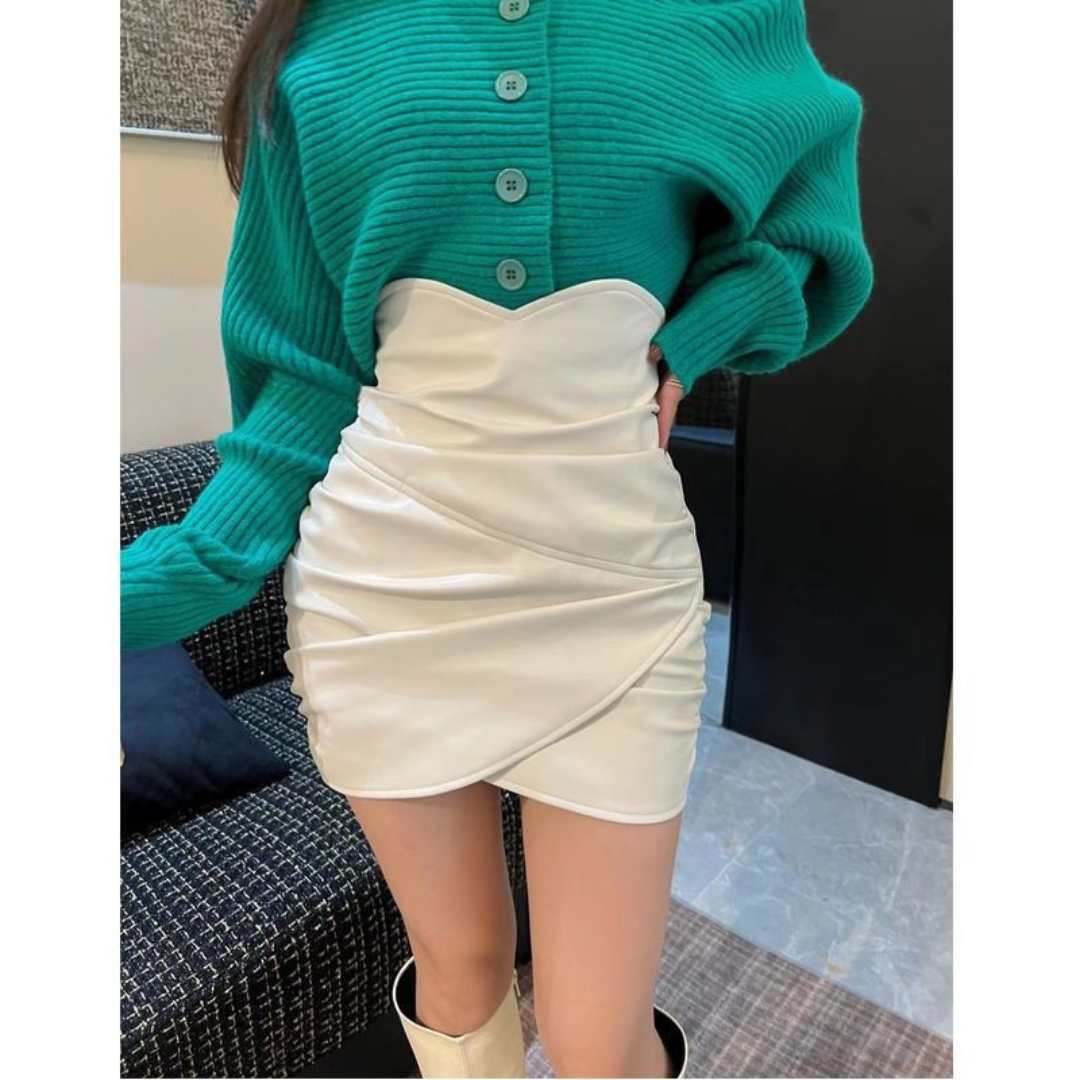 Ruched Faux Leather Mini Skirt – Slimming & Trendy High-Waist Design