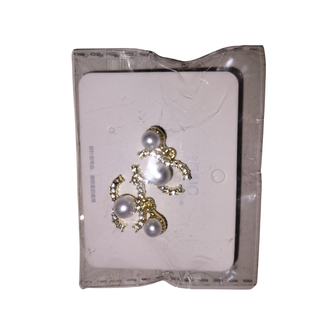 Pearl Stud Earrings Set - Unique Lightweight Luxury Design