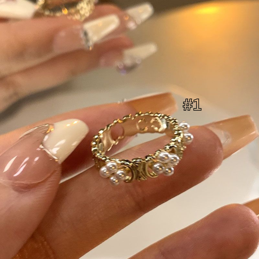 French Retro Pearl Flower Ring – Elegant Adjustable Stacking Ring for Women
