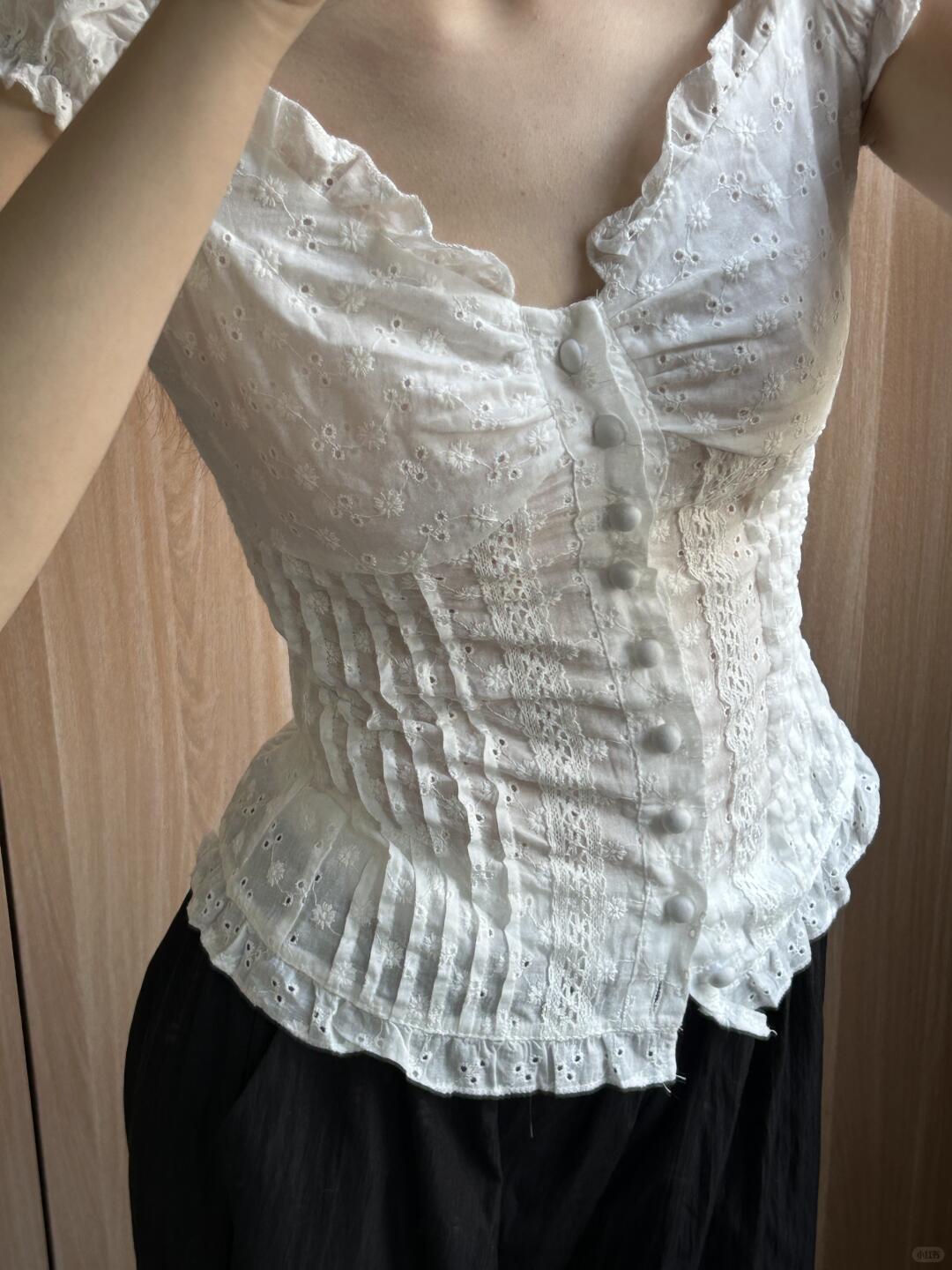 French Jacquard Puff Sleeve Top – Palace Style Ballet Girl Lace Button Blouse