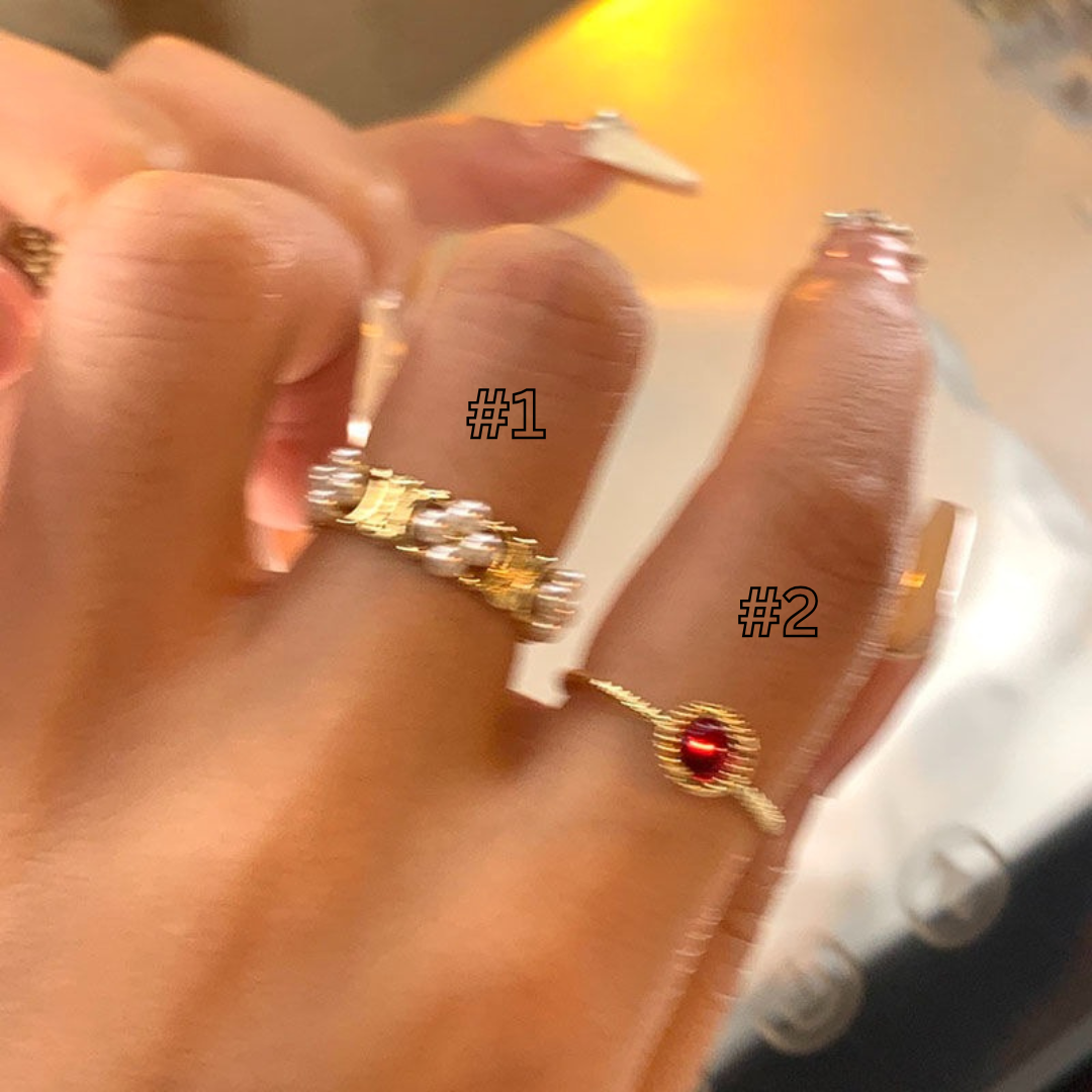 French Retro Pearl Flower Ring – Elegant Adjustable Stacking Ring for Women