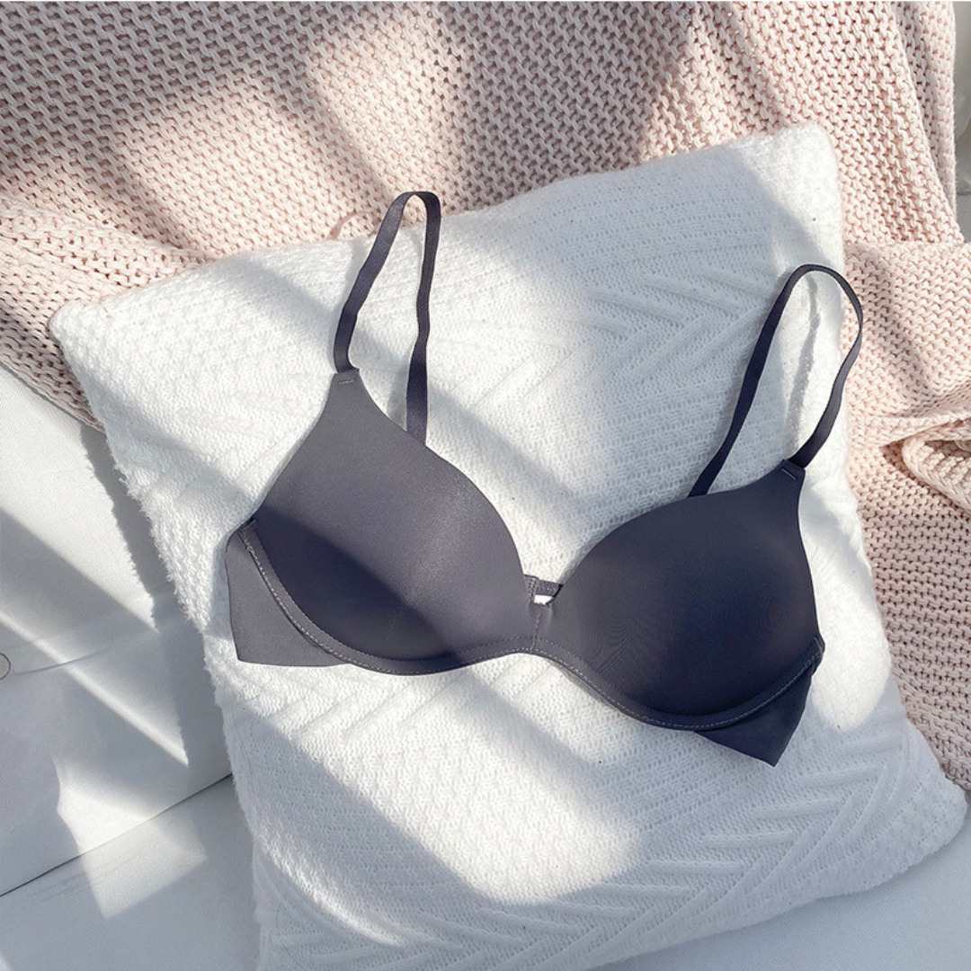 Japanese Seamless Wireless Bra – Lightweight One-Piece Commuter Bra for Small Chest, All-Season Comfort