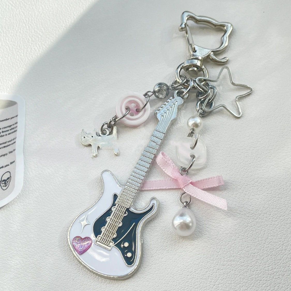 Handmade Beaded Cat Electric Guitar Keychain – Cute Kawaii Charm for Bags, Binders & Keys