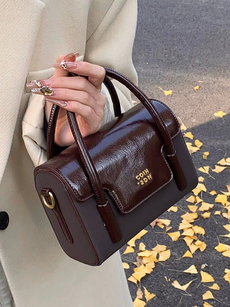 Kaisilin Matte Square Handbag – Elegant Vintage Shoulder & Crossbody Bag