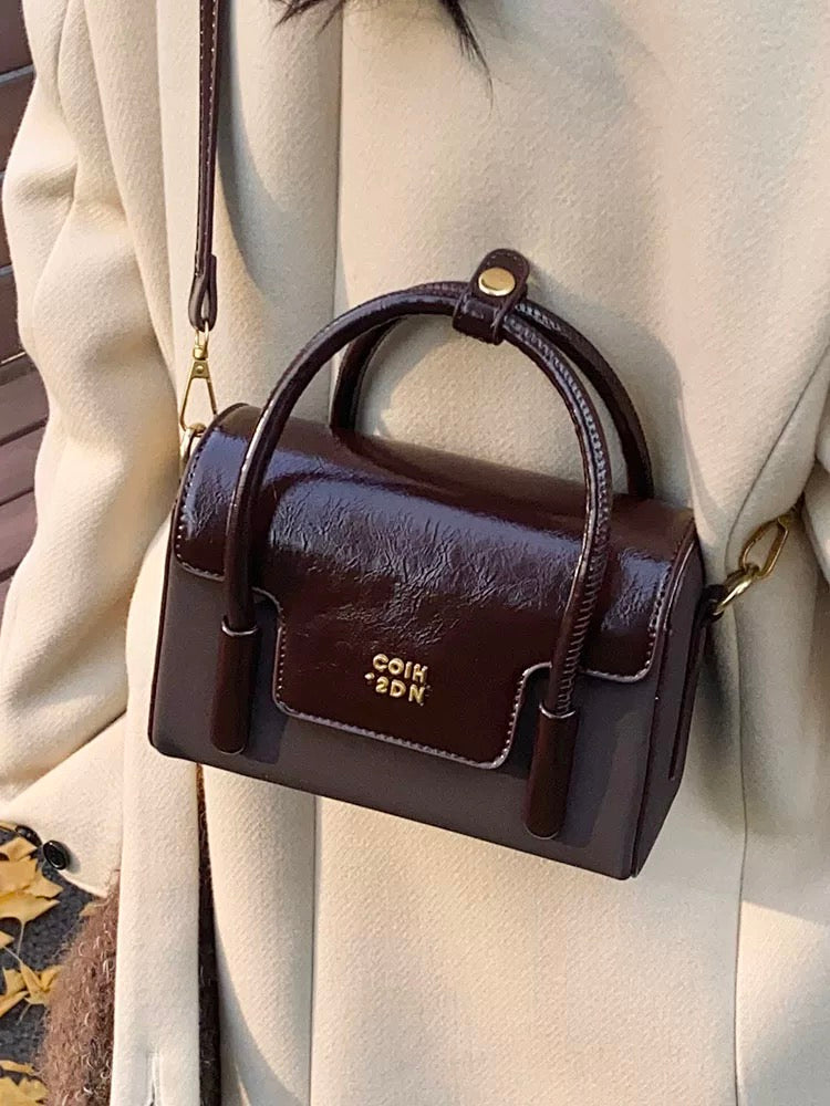 Kaisilin Matte Square Handbag – Elegant Vintage Shoulder & Crossbody Bag