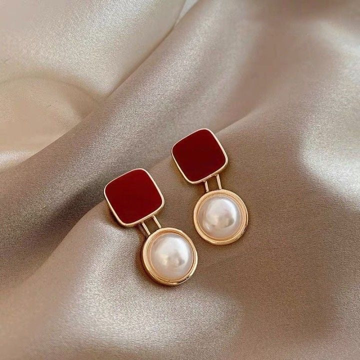 Retro Red Baroque Pearl Simple and High-end  Earrings for Women
